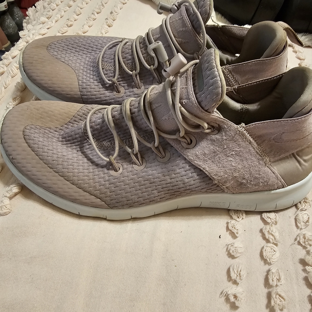 Nike free run sneakers